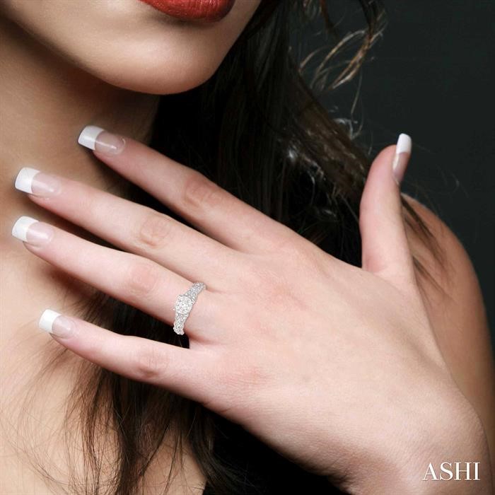 Round Shape Lovebright Diamond Engagement Ring View 4