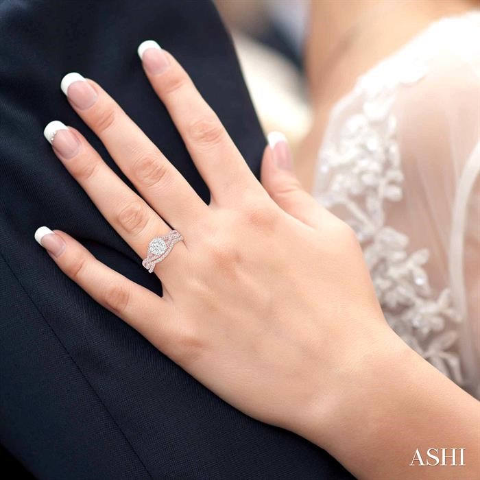 Round Shape Lovebright Diamond Wedding Set View 4
