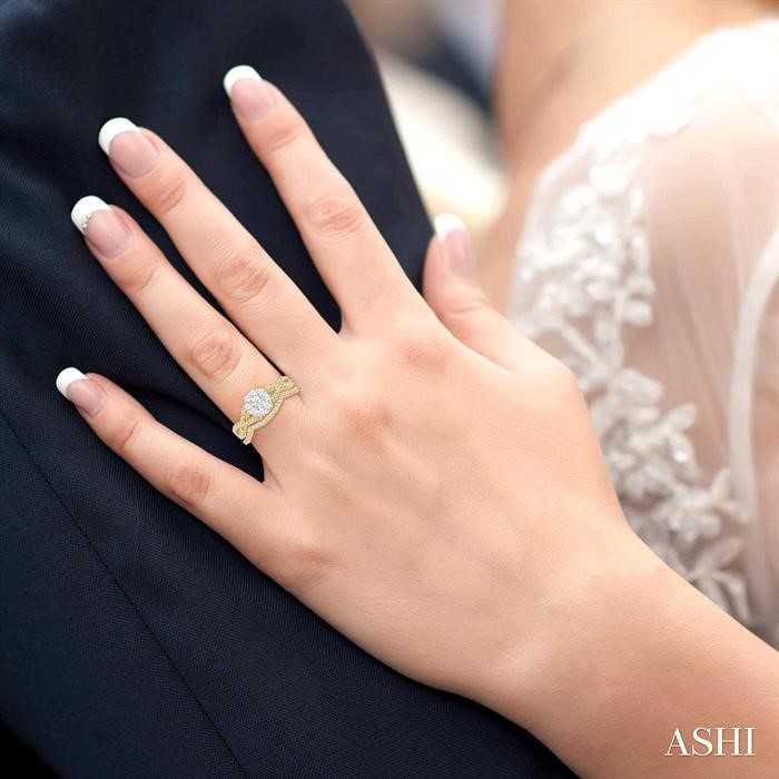 Round Shape Lovebright Diamond Wedding Set View 4