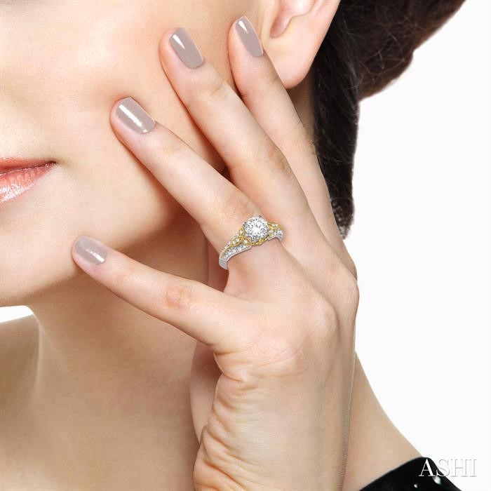 Round Shape Semi-Mount Diamond Engagement Ring View 4