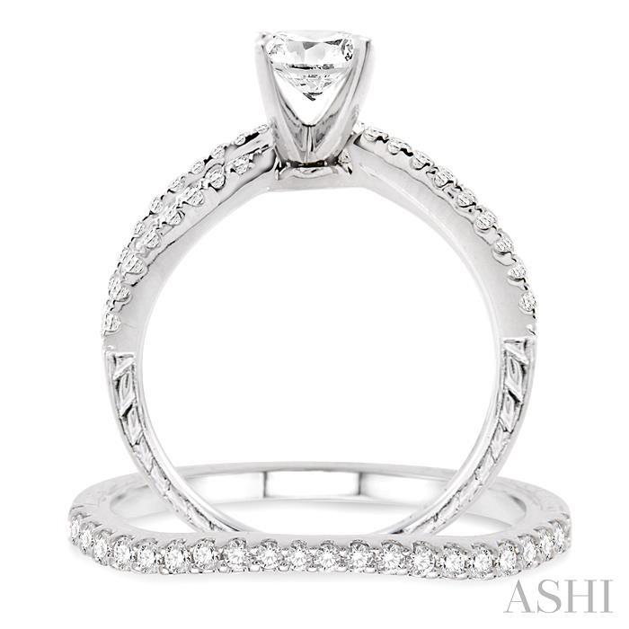 Round Shape Diamond Wedding Set View 3