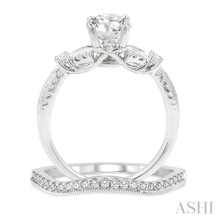 Round Shape Diamond Wedding Set View 3