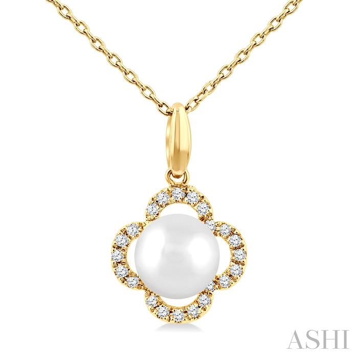 Clover Pearl & Petite Diamond Pendant