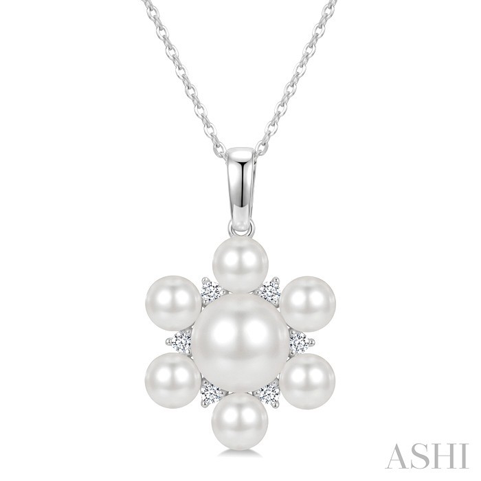 Floral Pearl & Diamond Fashion Pendant